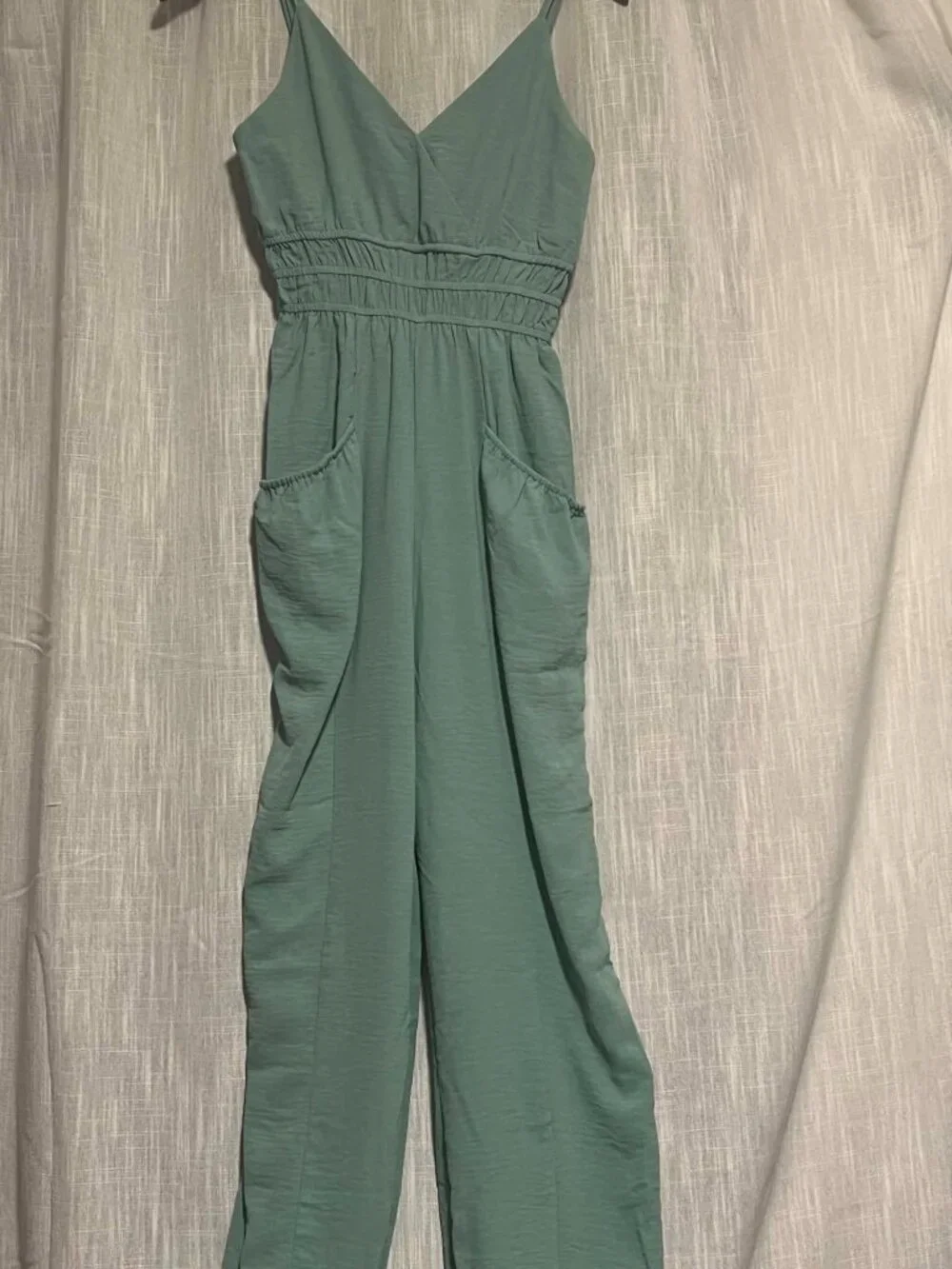 NWOT Cupshe Cami V-Neck Jumpsuit Sage Green Size XS - Picture 2 of 13